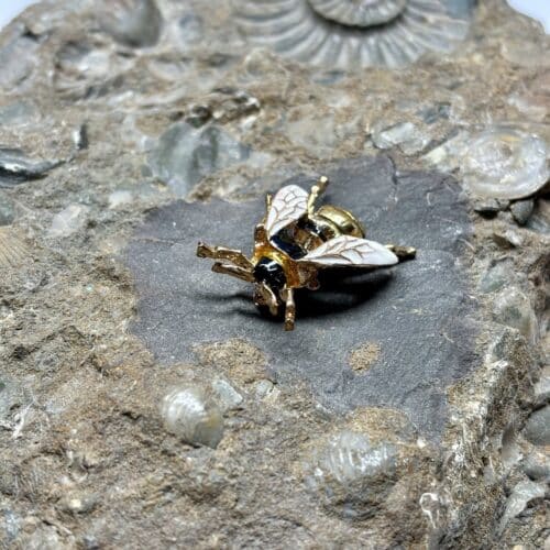 bee brooch